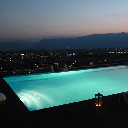 Ananti & 特里卡拉