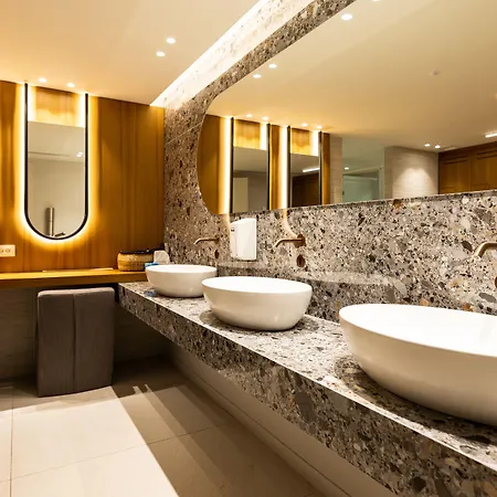 Ananti & 特里卡拉