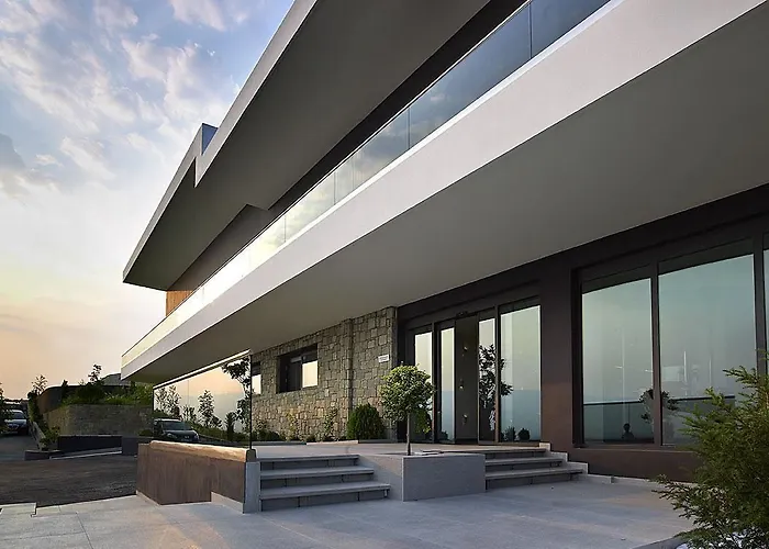 Ananti & Hotel Tríkala